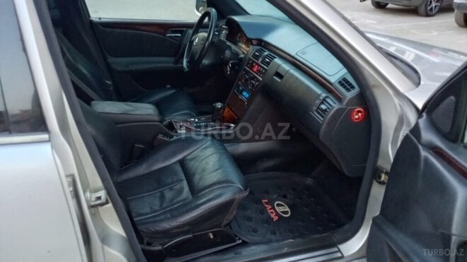 Mercedes E 300 1997, 25,666 km - 3.0 l - Babək