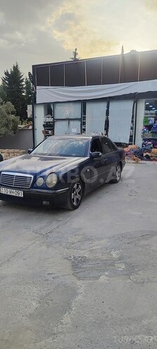 Mercedes E 230 1996, 236,000 km - 2.3 l - Bakı
