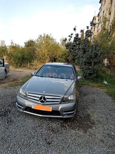Mercedes C 250 2012, 249,562 km - 1.8 л - Yevlax