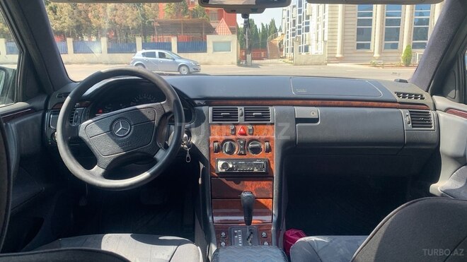Mercedes E 230 1996, 324,178 km - 2.3 l - Gəncə