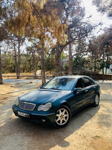 Mercedes C 320 2000, 297,000 km - 3.2 л - Bakı