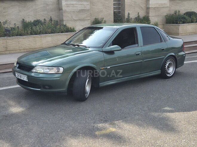 Opel Vectra 1999, 250,000 km - 1.8 l - Qusar