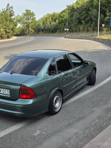 Opel Vectra 1999, 250,000 km - 1.8 l - Qusar