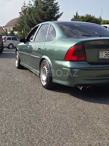 Opel Vectra 1999, 250,000 km - 1.8 l - Qusar