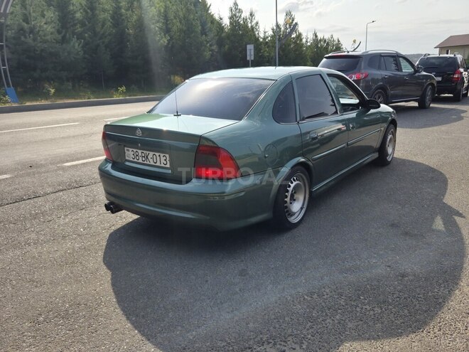 Opel Vectra 1999, 250,000 km - 1.8 l - Qusar