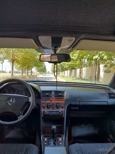Mercedes C 180 1995, 356,000 km - 1.8 l - Qazax