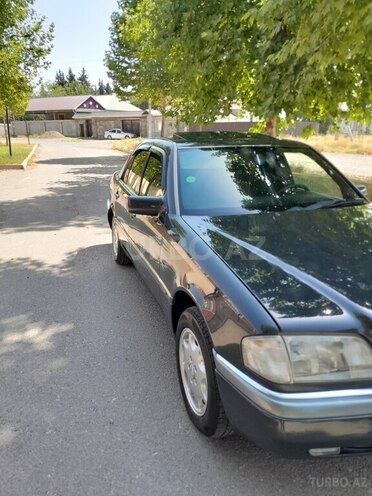 Mercedes C 180 1995, 356,000 km - 1.8 l - Qazax