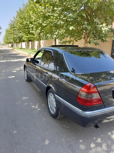Mercedes C 180 1995, 356,000 km - 1.8 l - Qazax