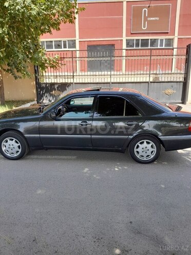 Mercedes C 180 1995, 356,000 km - 1.8 l - Qazax