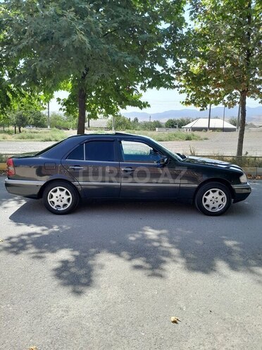 Mercedes C 180 1995, 356,000 km - 1.8 l - Qazax