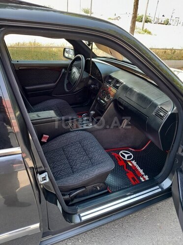 Mercedes C 180 1995, 356,000 km - 1.8 l - Qazax