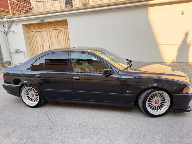 BMW 525 2001, 300,000 km - 2.5 l - Bakı