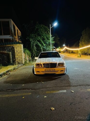 Mercedes C 220 1994, 420,000 km - 2.2 l - Qəbələ