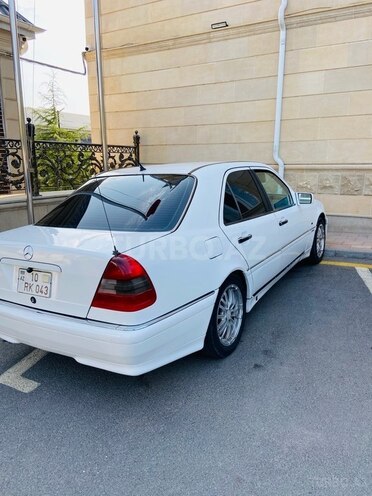 Mercedes C 220 1994, 420,000 km - 2.2 l - Qəbələ