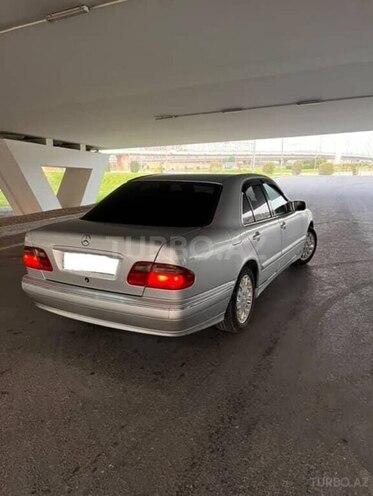 Mercedes E 220 2001, 599,000 km - 2.2 л - Bakı