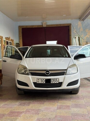 Opel Astra 2009, 323,000 km - 1.4 l - Quba