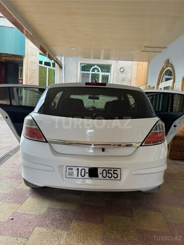 Opel Astra 2009, 323,000 km - 1.4 l - Quba