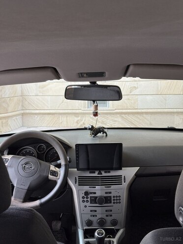 Opel Astra 2009, 323,000 km - 1.4 l - Quba