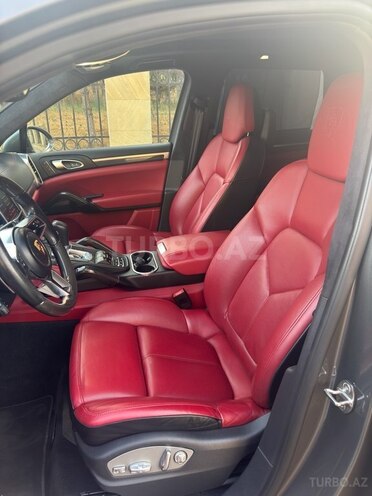 Porsche Cayenne Turbo 2016, 99,065 km - 4.8 л - Bakı