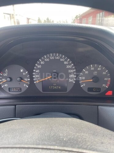 Mercedes E 240 1998, 326,321 km - 2.4 l - Şirvan