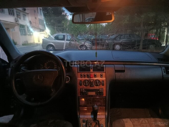 Mercedes E 240 1998, 440,911 km - 2.4 l - Bakı