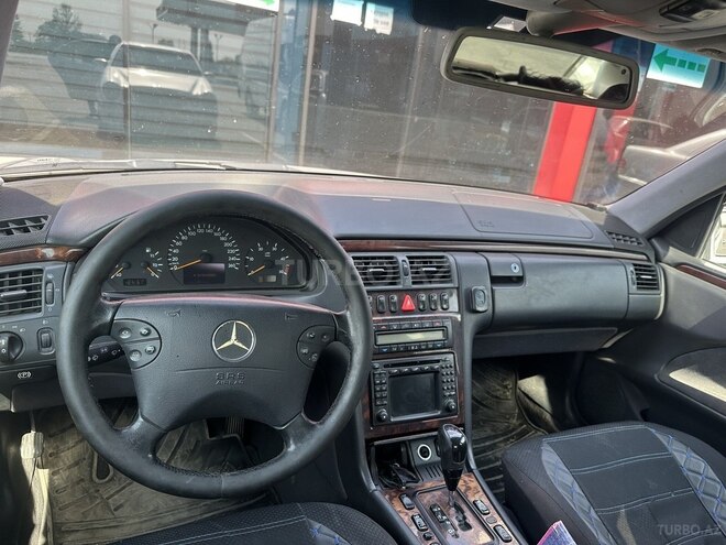Mercedes E 220 1999, 250,000 km - 2.2 l - Goranboy