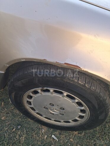 Mercedes E 230 1989, 238,000 km - 2.3 л - Ağcabədi
