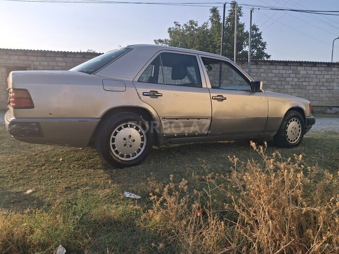 Mercedes E 230 1989, 238,000 km - 2.3 л - Ağcabədi