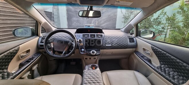 Toyota Prius V 2012, 190,000 km - 1.8 l - Bakı