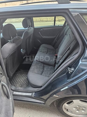Mercedes C 220 2003, 280,000 km - 2.1 l - Sumqayıt