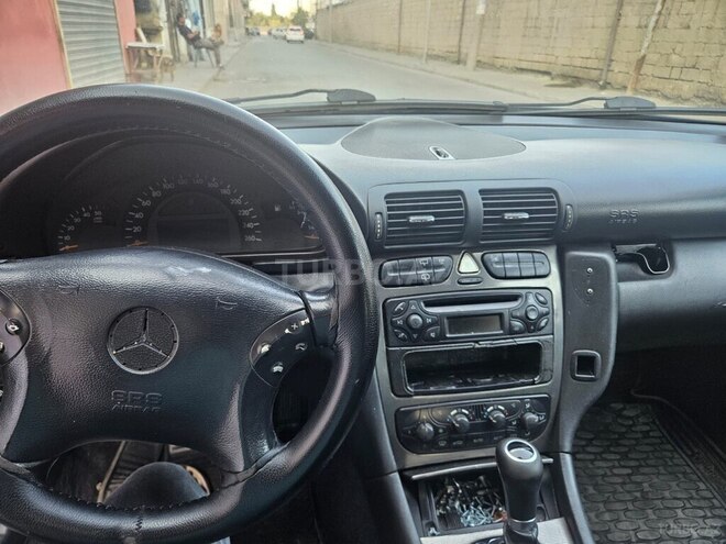 Mercedes C 220 2003, 280,000 km - 2.1 l - Sumqayıt