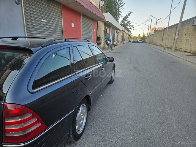 Mercedes C 220 2003, 280,000 km - 2.1 l - Sumqayıt