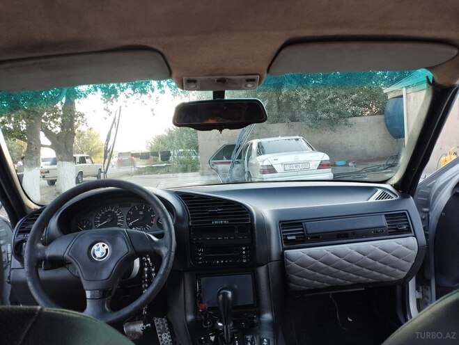 BMW 320 1998, 300,000 km - 2.0 л - Şirvan