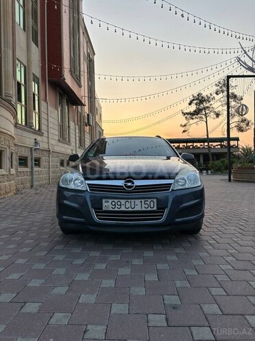 Opel Astra 2009, 270,000 km - 1.4 l - Salyan