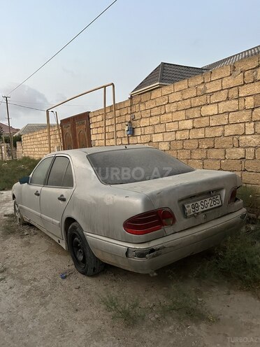 Mercedes E 220 1997, 300,000 km - 2.2 l - Bakı