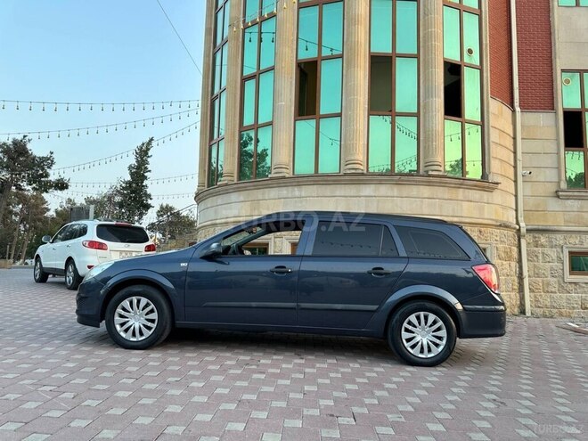 Opel Astra 2009, 270,000 km - 1.4 l - Salyan