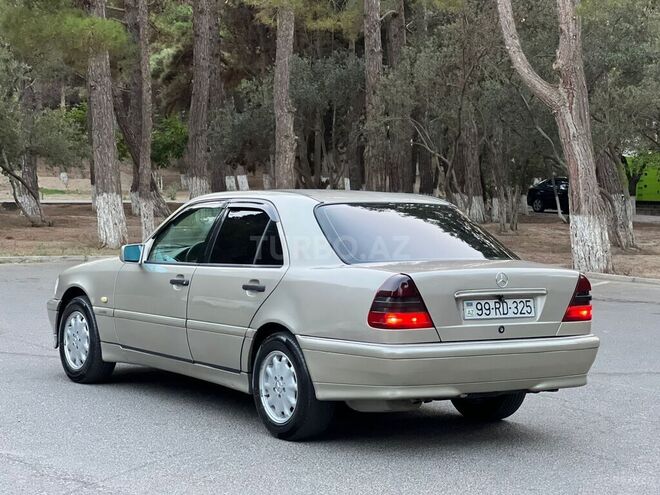 Mercedes C 220 1998, 324,000 km - 2.2 l - Sumqayıt