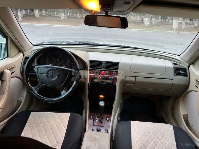 Mercedes C 220 1998, 324,000 km - 2.2 l - Sumqayıt