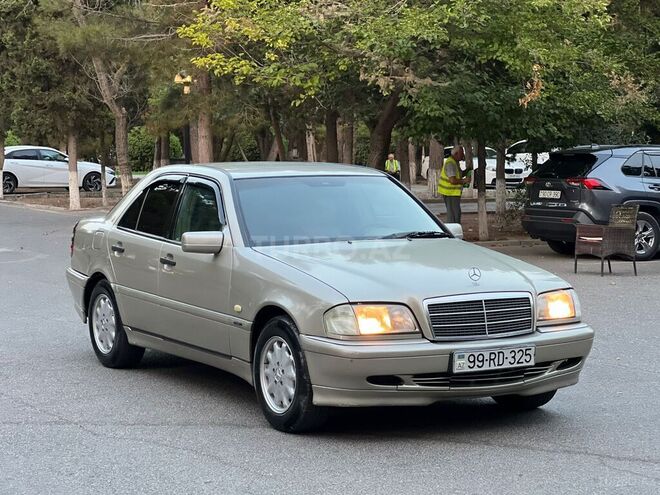 Mercedes C 220 1998, 324,000 km - 2.2 l - Sumqayıt