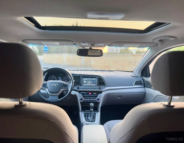 Hyundai Elantra 2017, 82,800 km - 2.0 l - Bakı