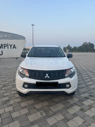 Mitsubishi L200 2016, 307,000 km - 2.4 l - Bakı