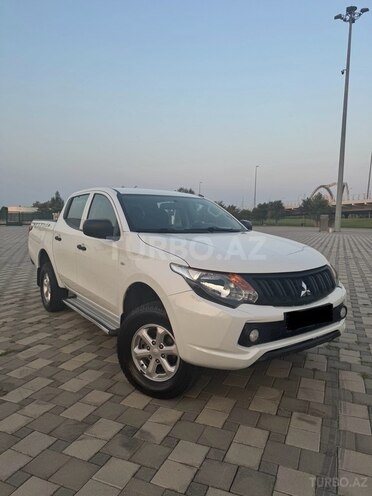 Mitsubishi L200 2016, 307,000 km - 2.4 l - Bakı