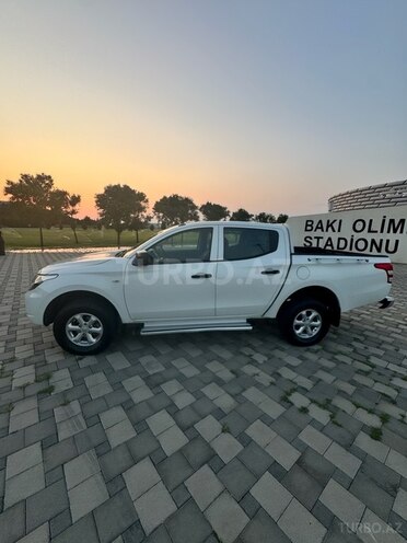 Mitsubishi L200 2016, 307,000 km - 2.4 l - Bakı