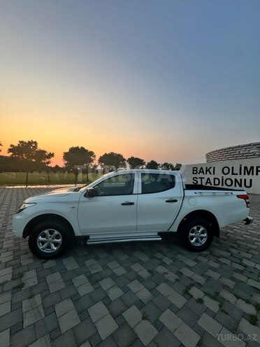 Mitsubishi L200 2016, 307,000 km - 2.4 l - Bakı