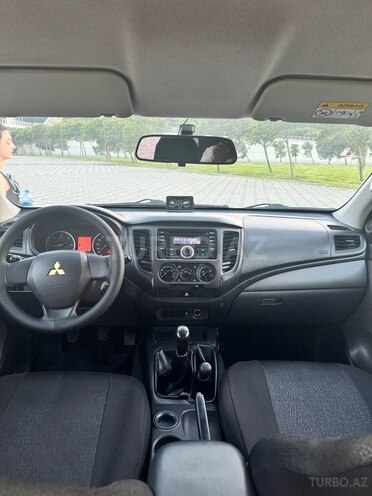 Mitsubishi L200 2016, 307,000 km - 2.4 l - Bakı