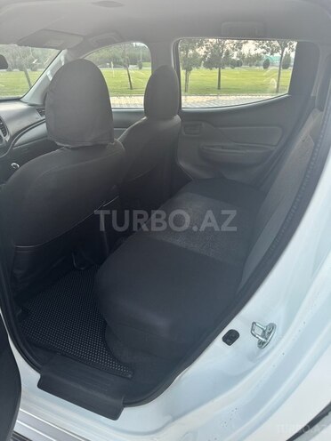 Mitsubishi L200 2016, 307,000 km - 2.4 l - Bakı