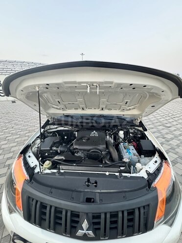 Mitsubishi L200 2016, 307,000 km - 2.4 l - Bakı