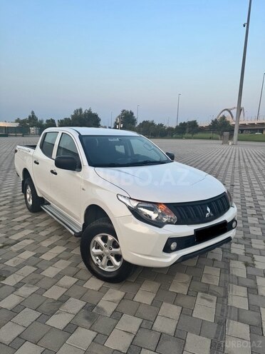 Mitsubishi L200 2016, 307,000 km - 2.4 l - Bakı
