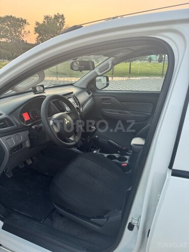 Mitsubishi L200 2016, 307,000 km - 2.4 l - Bakı