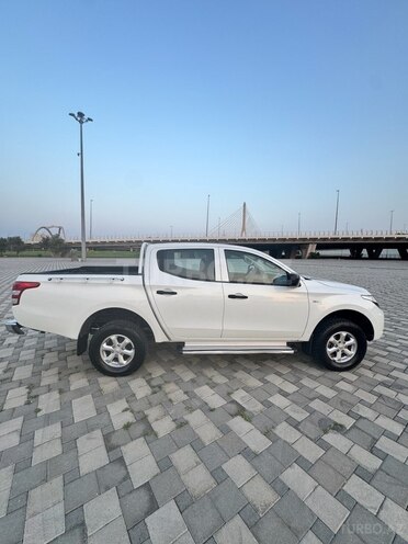 Mitsubishi L200 2016, 307,000 km - 2.4 l - Bakı